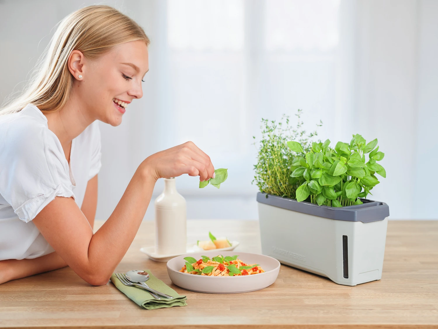 HARRY HERBS Kräutertopf Hellgrau | Kräutertöpfe Von Gusta Garden 3 HARRY HERBS Kräutertopf Hellgrau | Kräutertöpfe Von Gusta Garden – Bild 3